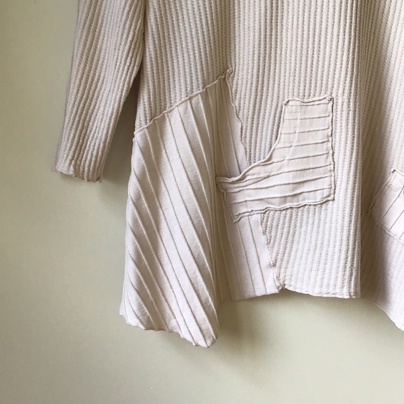 FENINI Lagenlook thermal knit tunic length top. - Picture 3 of 7